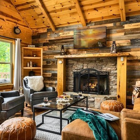 Mountainside - New Luxury Cabin-Fire Table-Hot Tub-3 Pools-Ps5-Bears Gatlinburg Exteriör bild