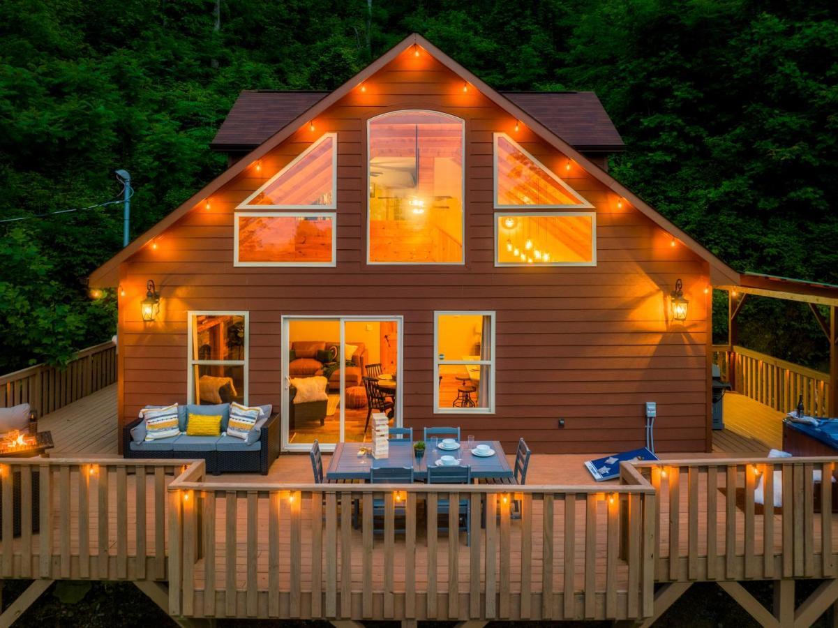 Mountainside - New Luxury Cabin-Fire Table-Hot Tub-3 Pools-Ps5-Bears Gatlinburg Exteriör bild