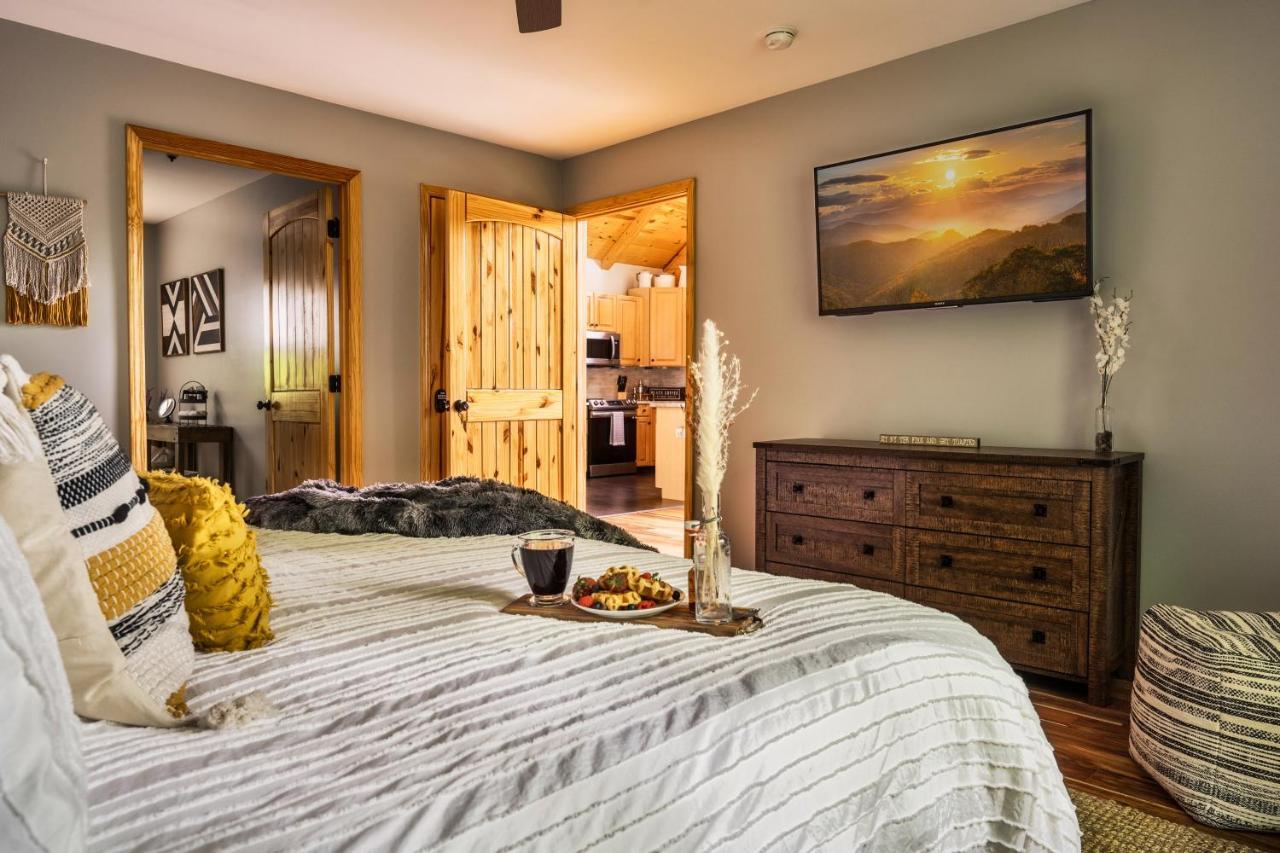 Mountainside - New Luxury Cabin-Fire Table-Hot Tub-3 Pools-Ps5-Bears Gatlinburg Exteriör bild